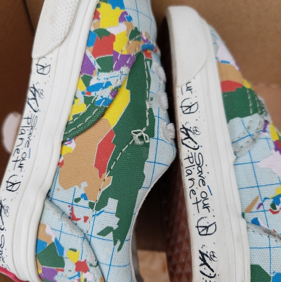 Vans kids multi color size 4 baby same our planet sneaker - Picture 3 of 5